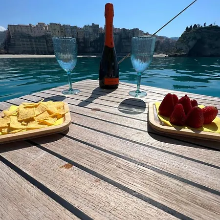 Kore, * Capo Vaticano