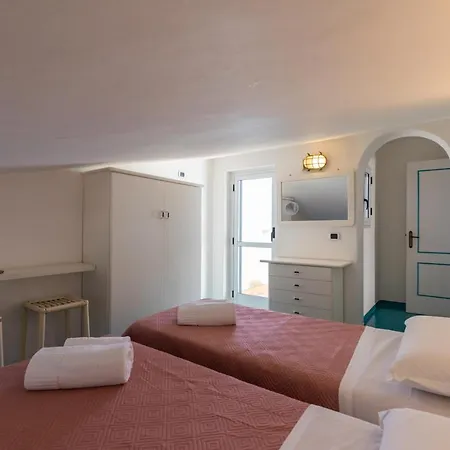 Kore, * Capo Vaticano