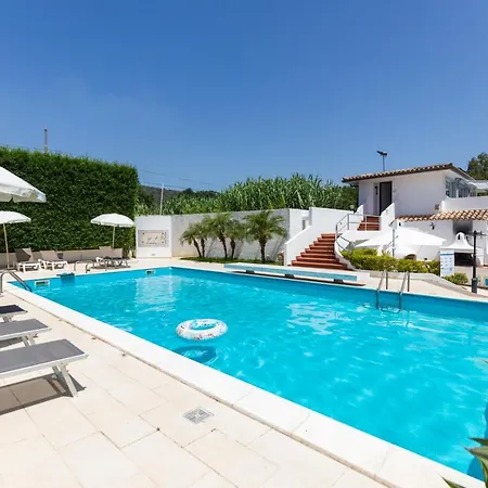 Semesterbostad Kore, Capo Vaticano