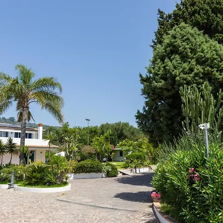 Kore, Semesterbostad *