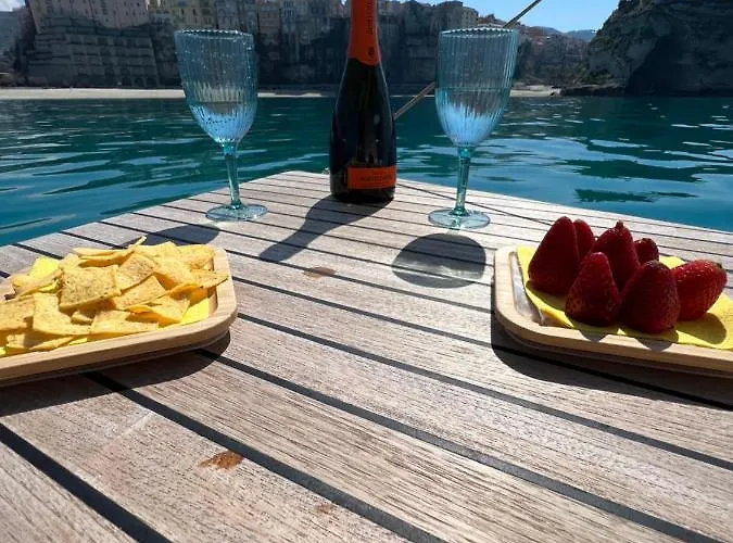 Kore, * Capo Vaticano